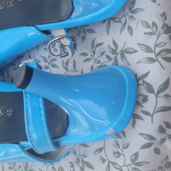 Heels size 11.5 - Picture 7 of 9